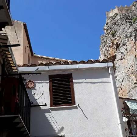 La Casetta Della Rocca Apartment